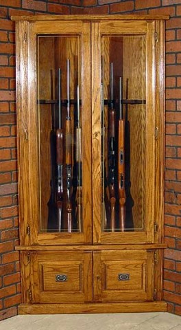 #350 Oak 7-Gun Corner Cabinet